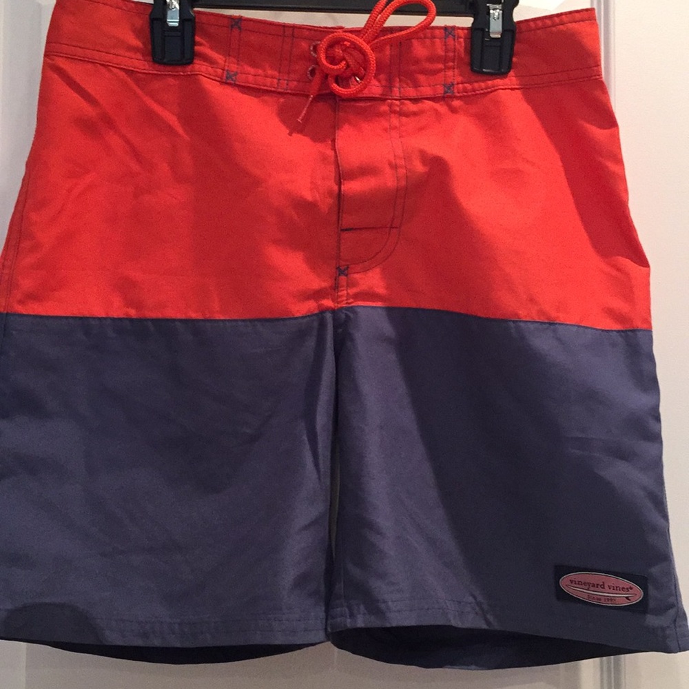 Vineyard Vines boys swim trunks size Large
